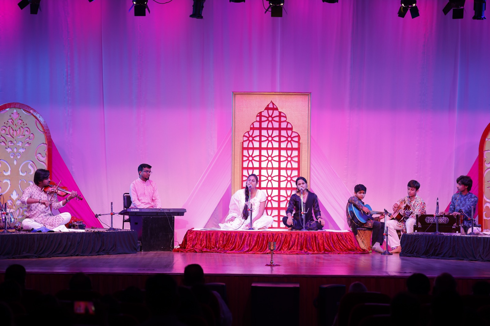 महफिल-ए-मौसिकी , गजलों ने भरी शाम में रूमानियत