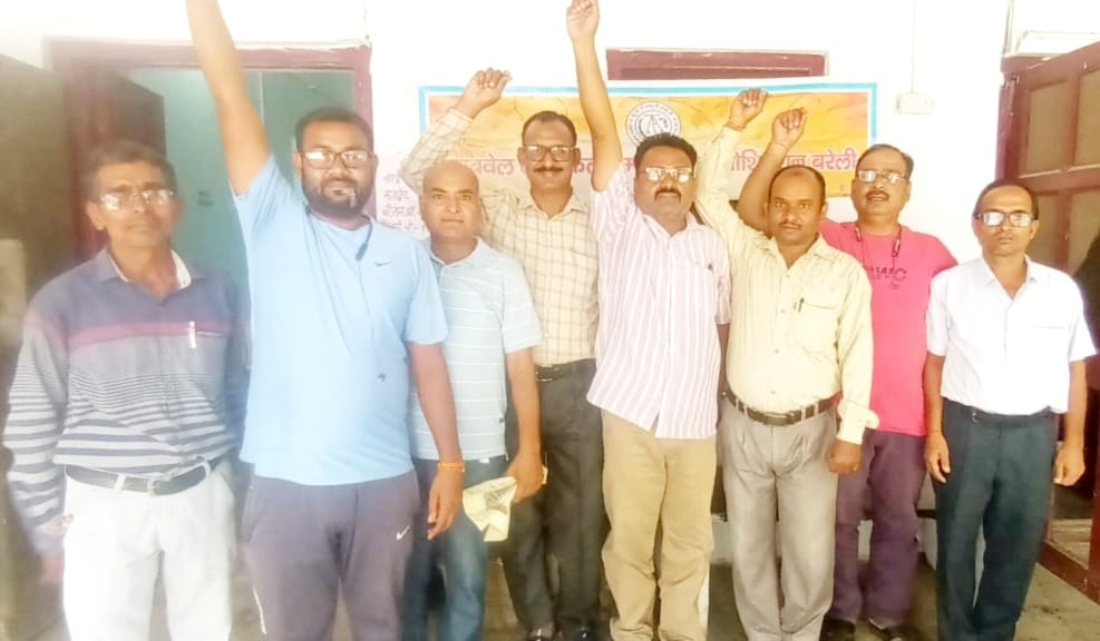 17 सूत्रीय मांगों को लेकर बरेली ट्यूबवेल टेक्निकल इंप्लाइज एसोसिएशन ने दिया ज्ञापन