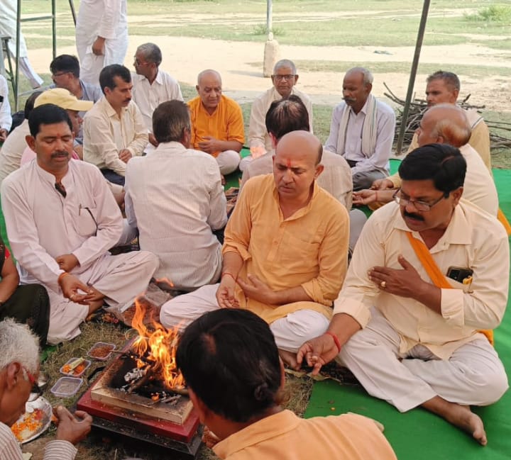 24 कुंडीय गायत्री महायज्ञ के लिए हुआ भूमिपूजन और पंचकुंडीय यज्ञ