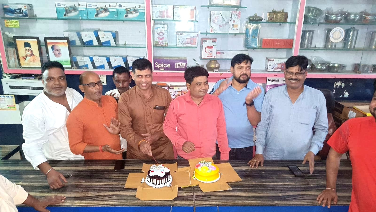 भाजपाइयों ने अध्यापक और सभासद का जन्मदिन बड़ी धूमधाम के साथ मनाया