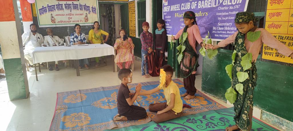 इनरव्हील बरेली ग्लो ने प्राइमरी स्कूल में कराई प्रतियोगिताएं