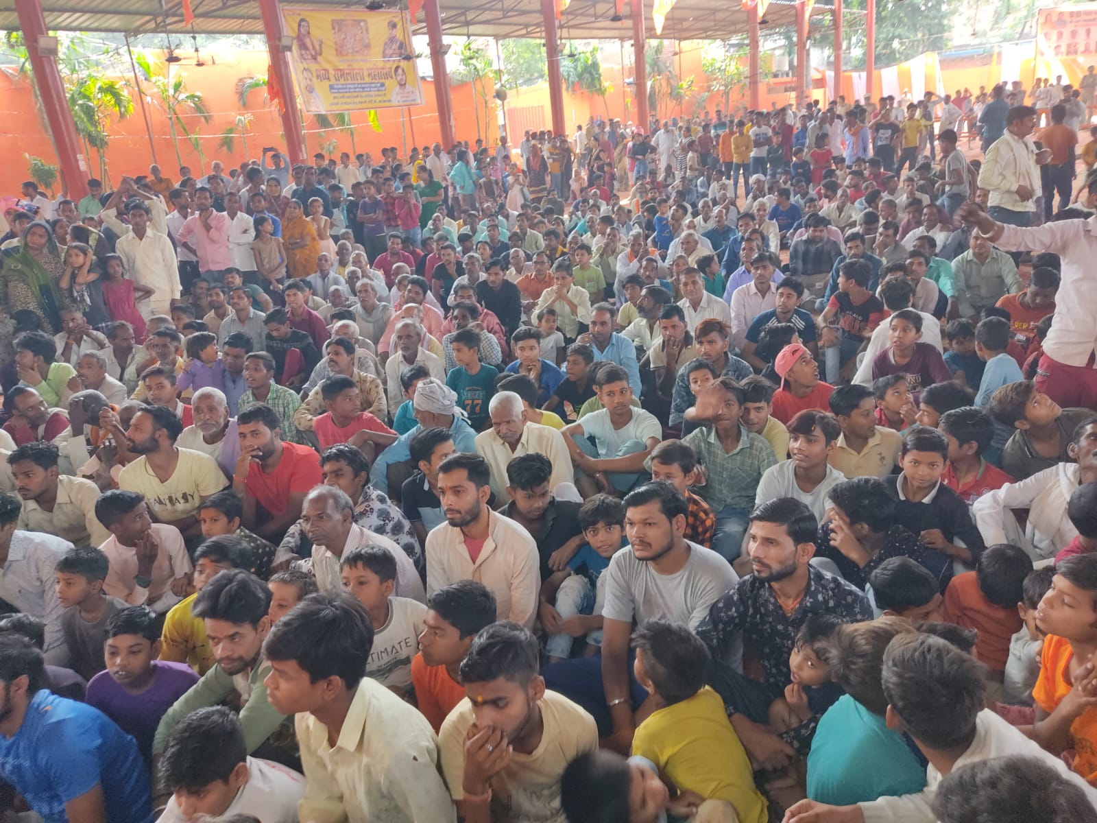 11 निर्धन कन्याओं का कराया विवाह , मंत्री रेखा आर्य ने हल्दी लगाकर लिया कन्यादान