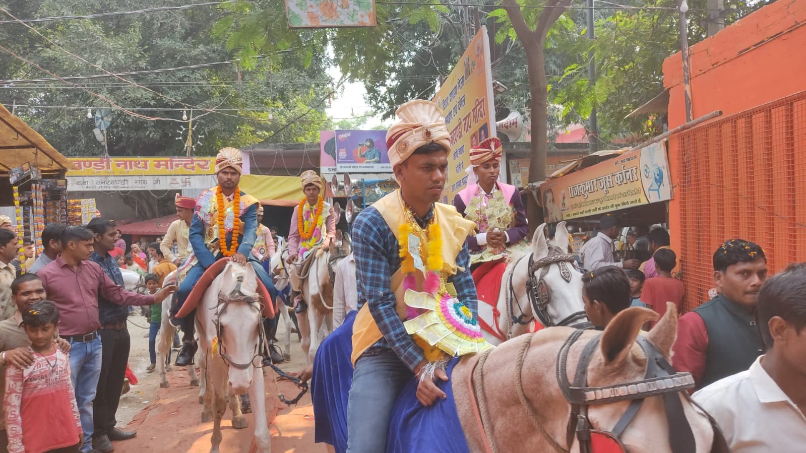 11 निर्धन कन्याओं का कराया विवाह , मंत्री रेखा आर्य ने हल्दी लगाकर लिया कन्यादान