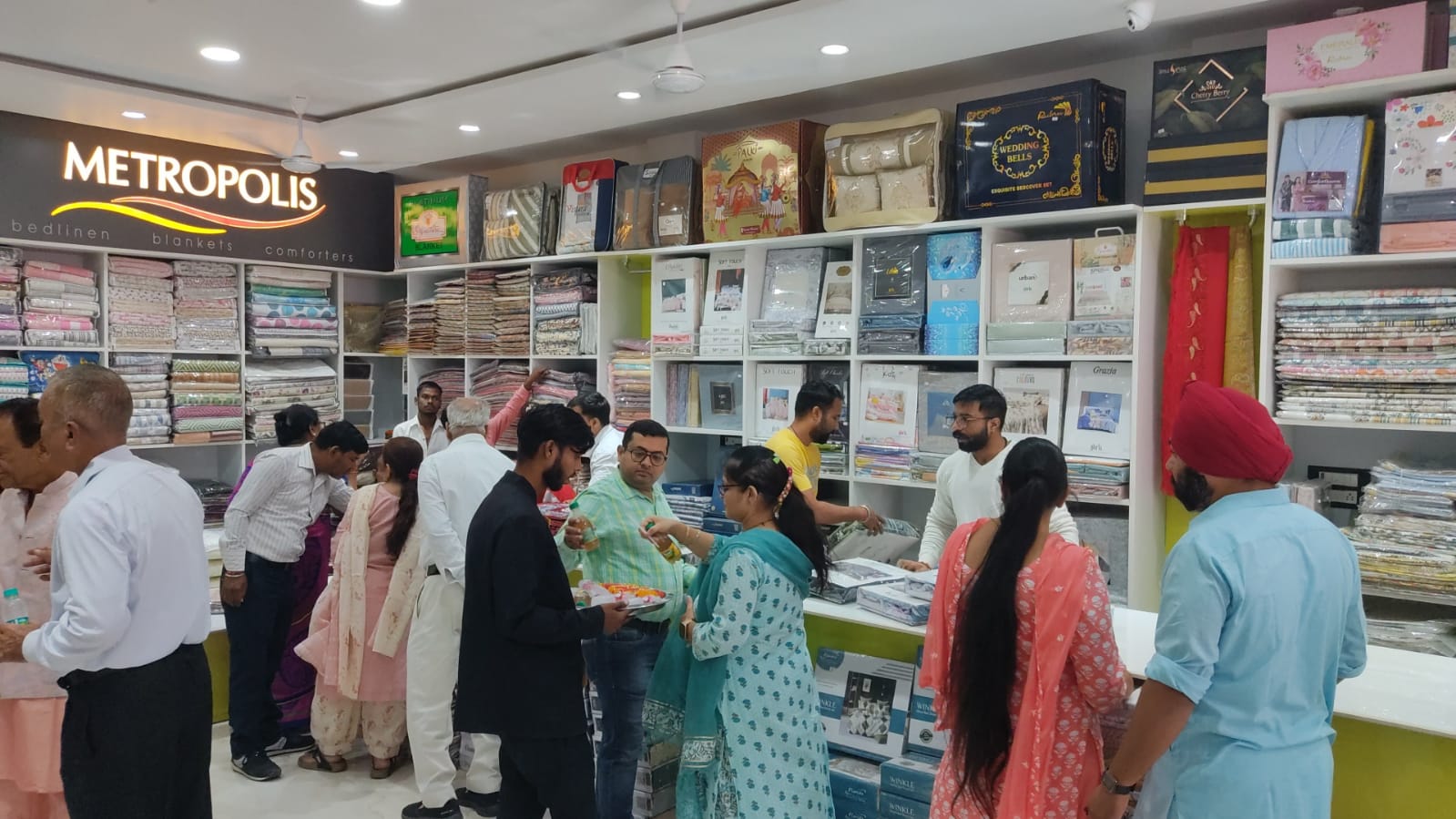 जनकपुरी में खुली भूपेंद्र एंड कंपनी की दूसरी ब्राँच , उचित दामों में हैंडलूम का सामान उपलब्ध