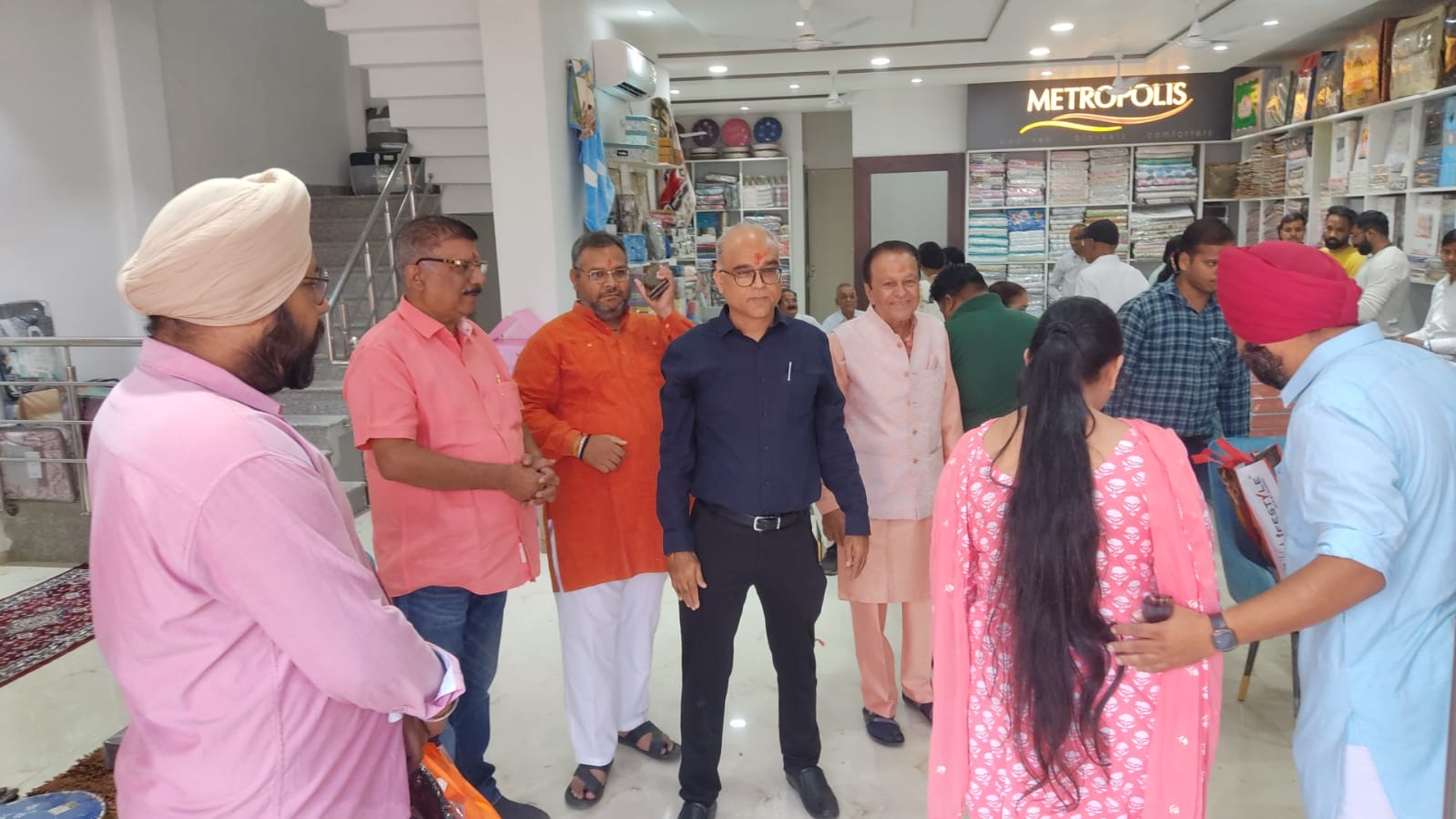 जनकपुरी में खुली भूपेंद्र एंड कंपनी की दूसरी ब्राँच , उचित दामों में हैंडलूम का सामान उपलब्ध