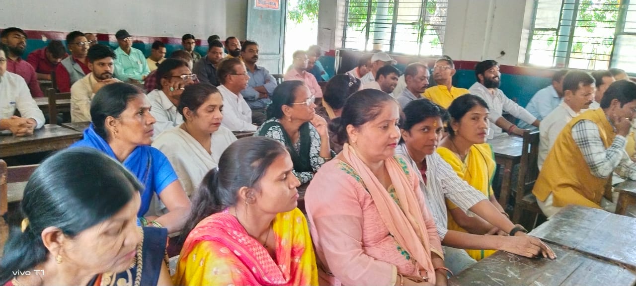 वोटर चेतना अभियान की कार्यशाला में पहुचे कैन्ट विधायक