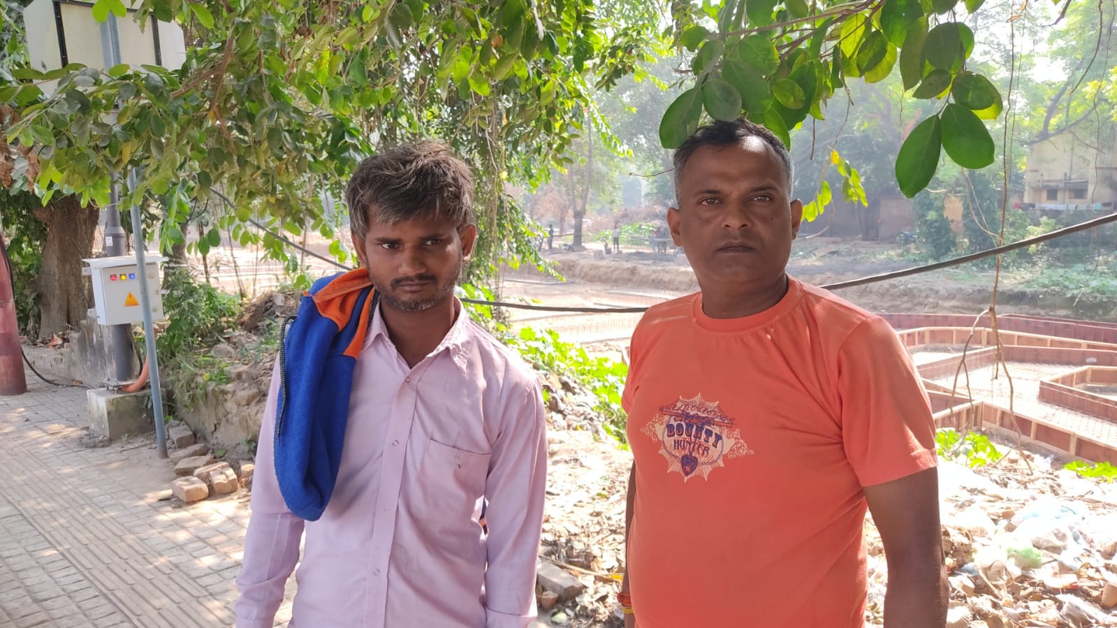 पत्नी के प्रेमी पर लगाया हत्या का आरोप , बाजार के पास मिली मोबाइल मिस्त्री की लाश