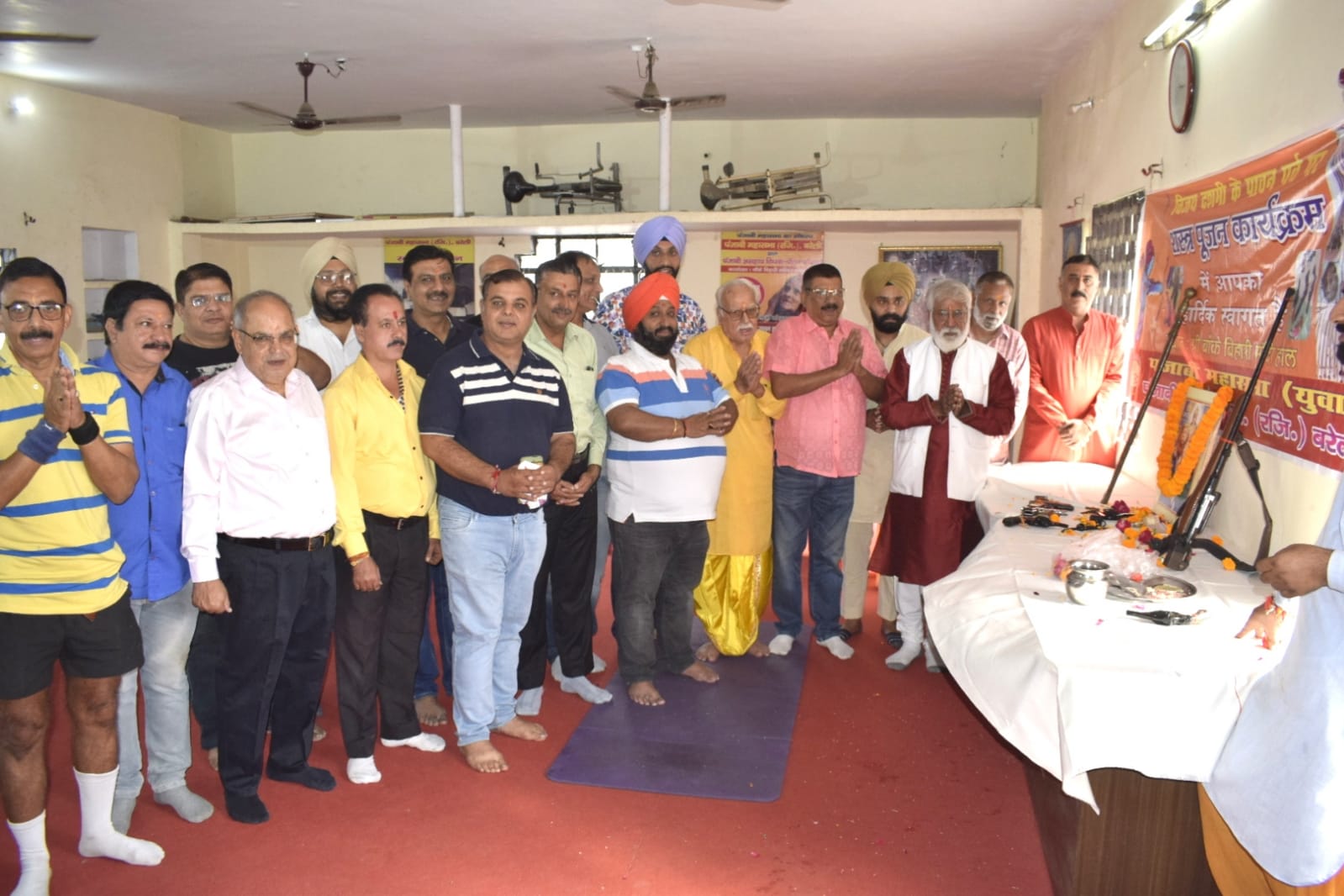 विजयदशमी पर पंजाबी महासभा ने किया शास्त्र पूजन