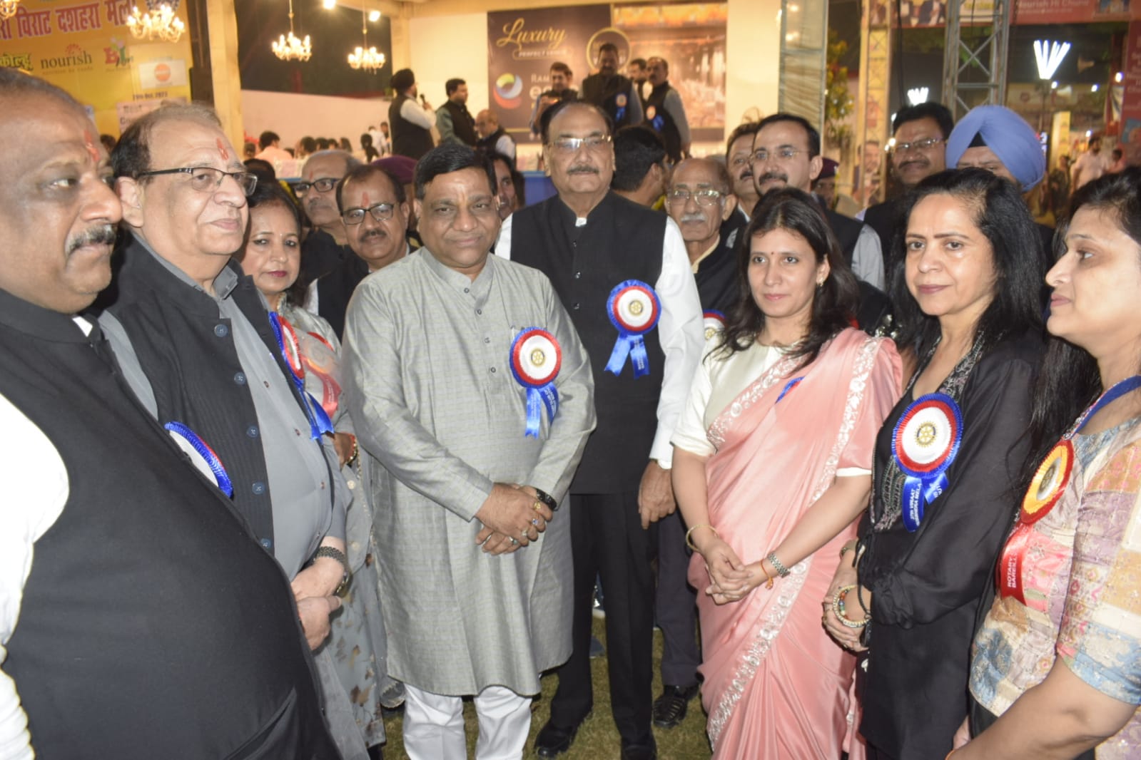 रोटरी क्लब बरेली साउथ के विराट दशहरा मेला के पहले दिन रही भारी भीड़