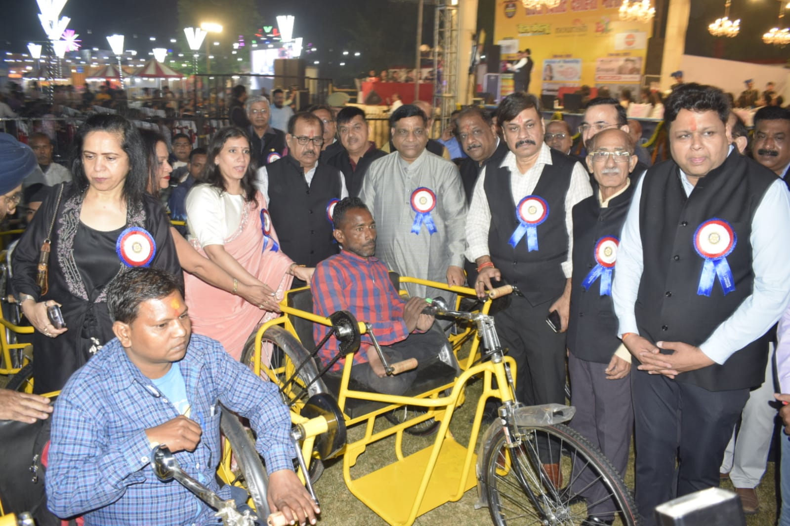 रोटरी क्लब बरेली साउथ के विराट दशहरा मेला के पहले दिन रही भारी भीड़