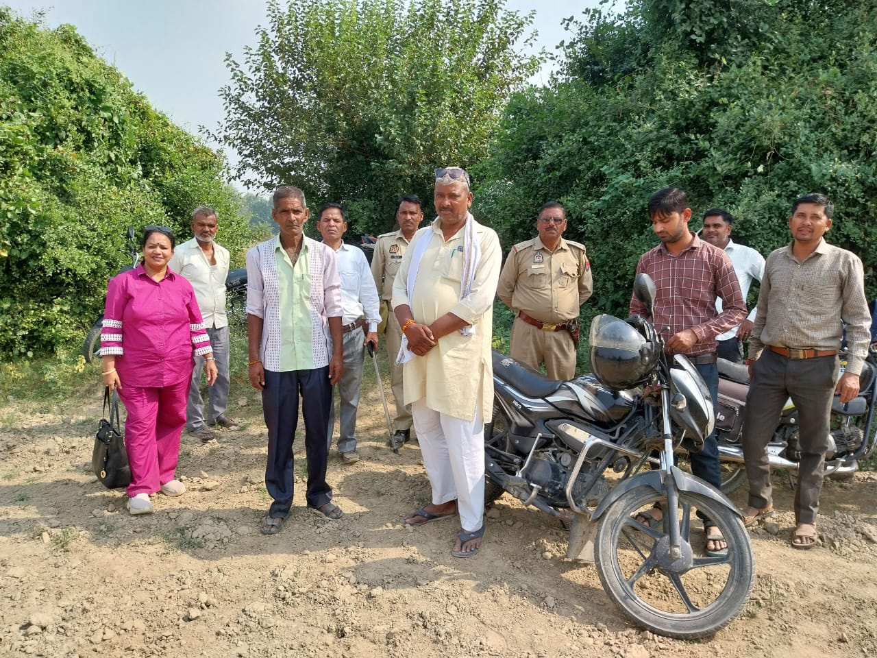 एसडीएम वाला ने नदी किनारे अवैध कब्जे हटवाया