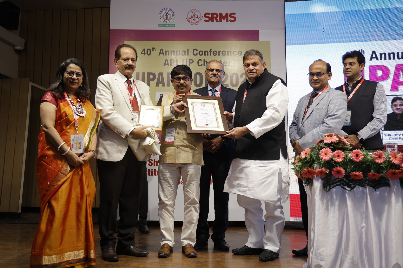 देव मूर्ति ने कहा मरीज की पल्स पकड़ें और जीवन दें