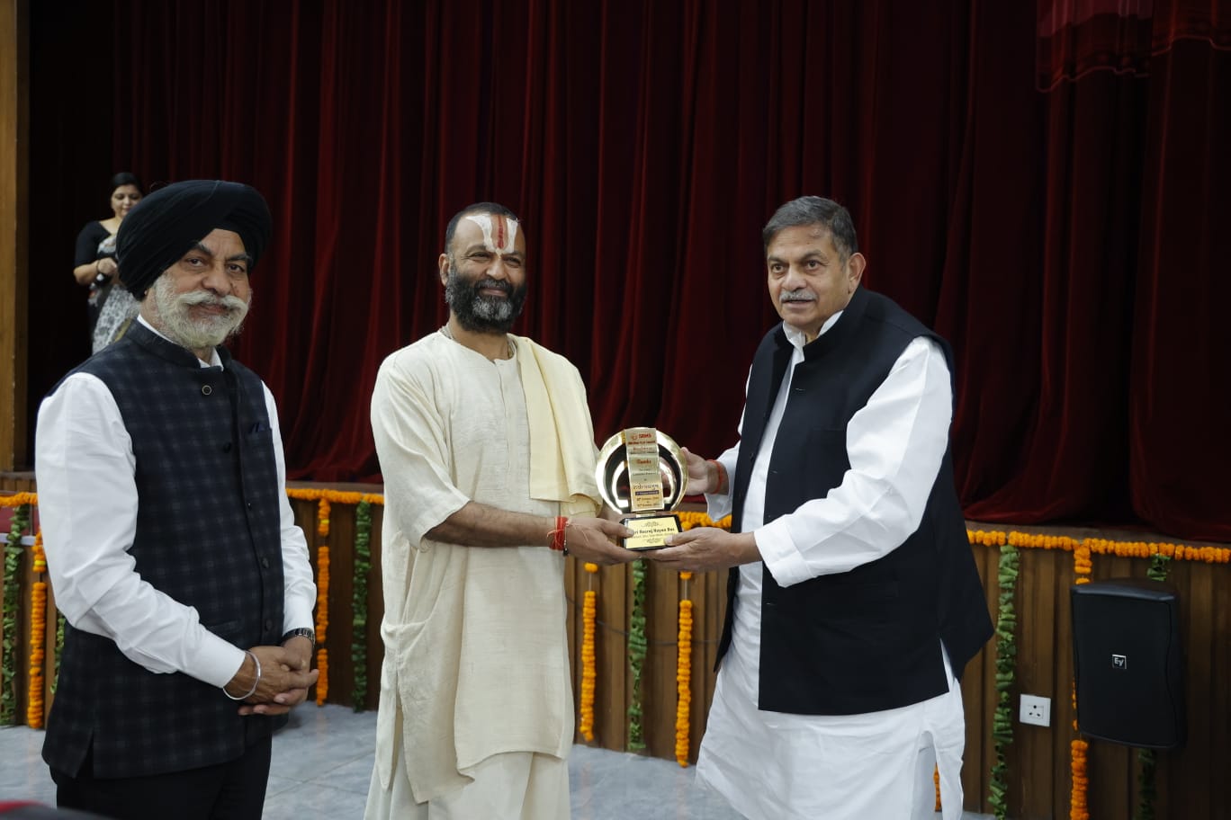 गुरु नानक ने दिया एकता और प्यार का संदेश