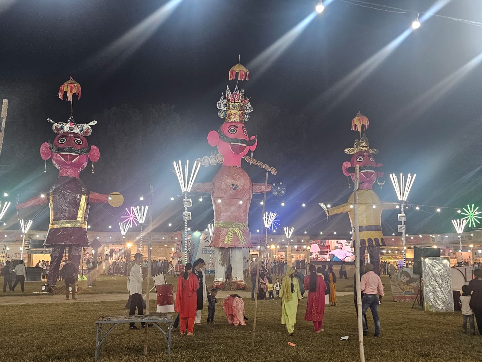 मेले में बरेली के बच्चों ने दिखाई अपनी डांस और गायन की प्रतिभा