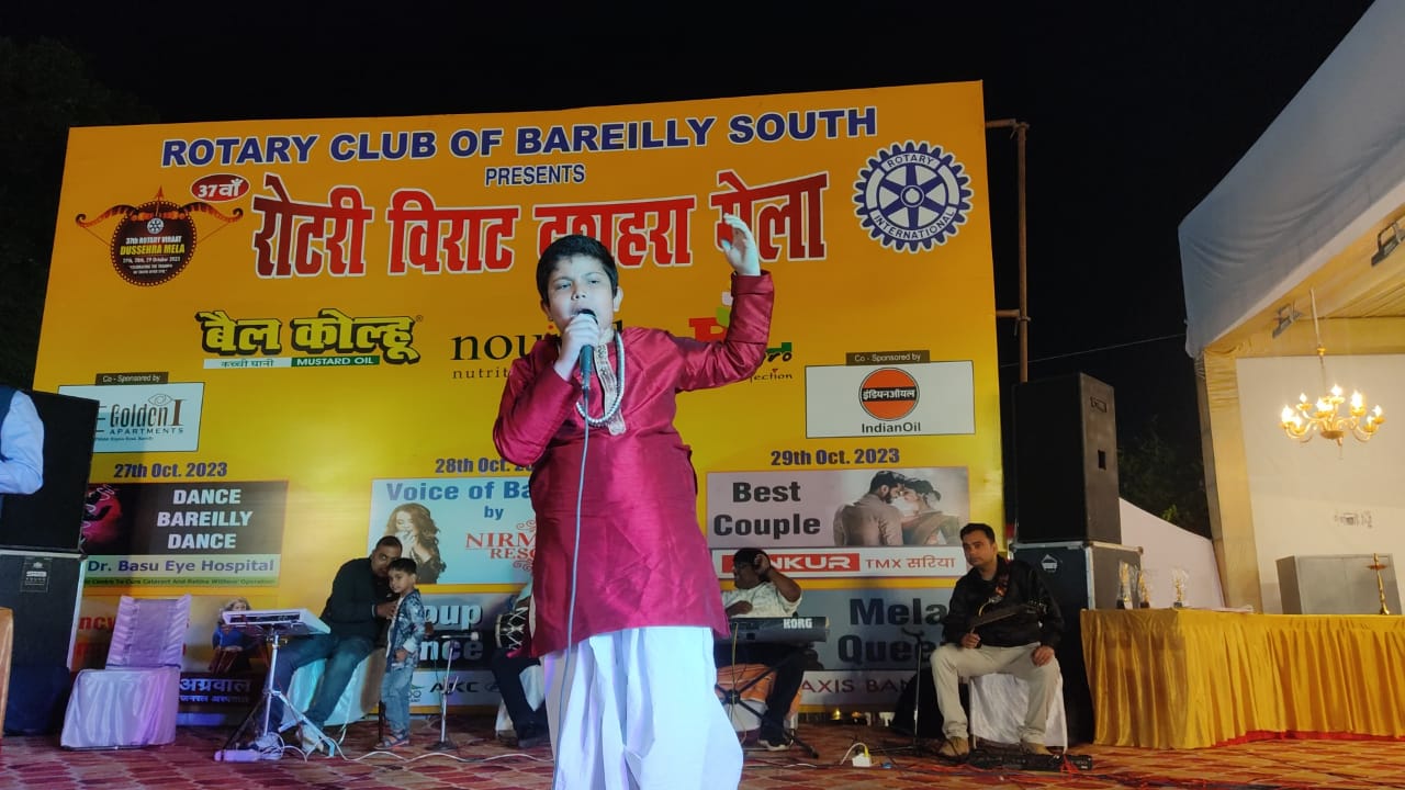 मेले में बरेली के बच्चों ने दिखाई अपनी डांस और गायन की प्रतिभा