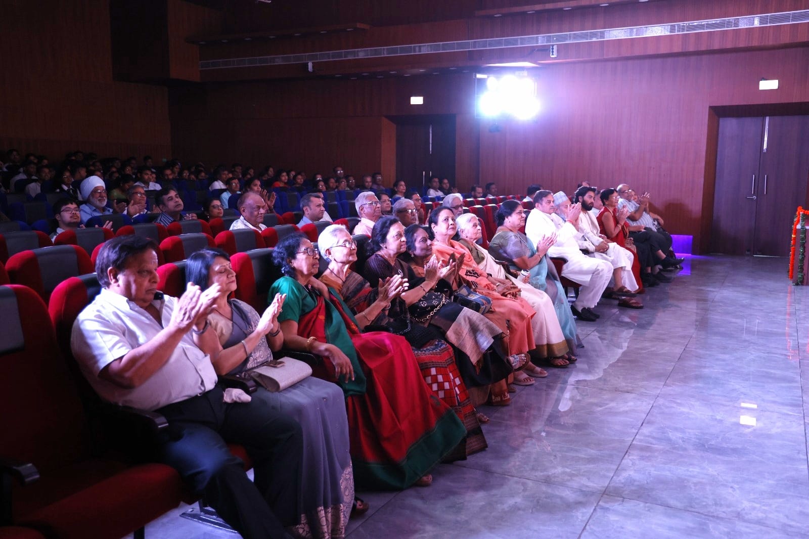 नफरत की जंग में हुई मुहब्बत की जीत