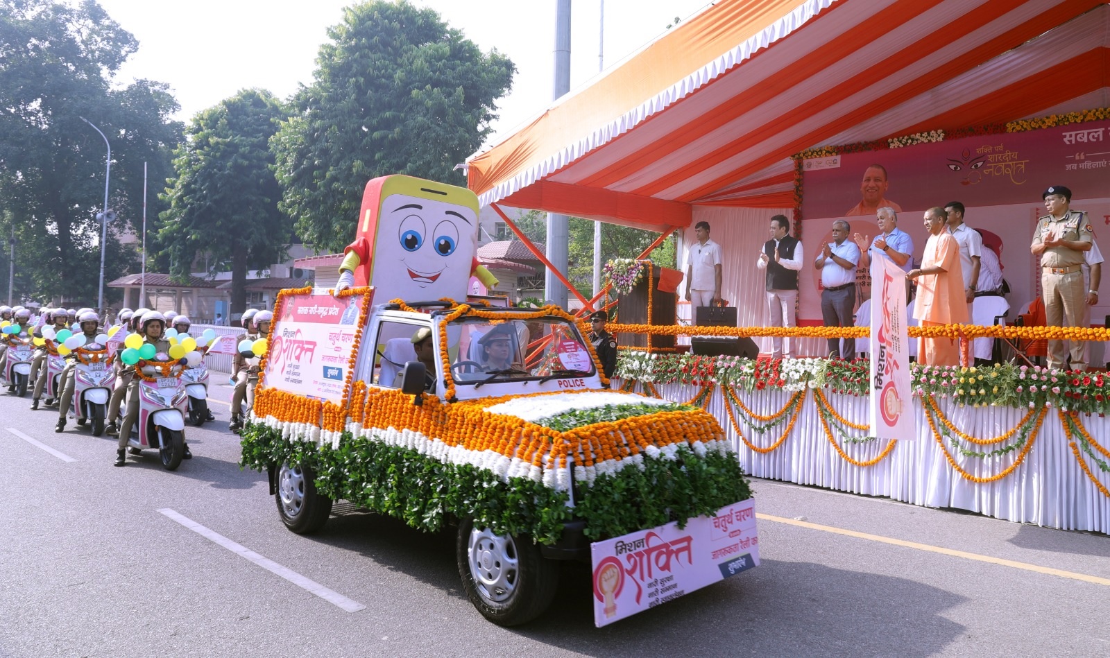 खुद में इच्छा शक्ति, सरकार और प्रशासन का समर्थन हो तो महिलाएं कुछ भी कर सकती हैं: सीएम योगी
