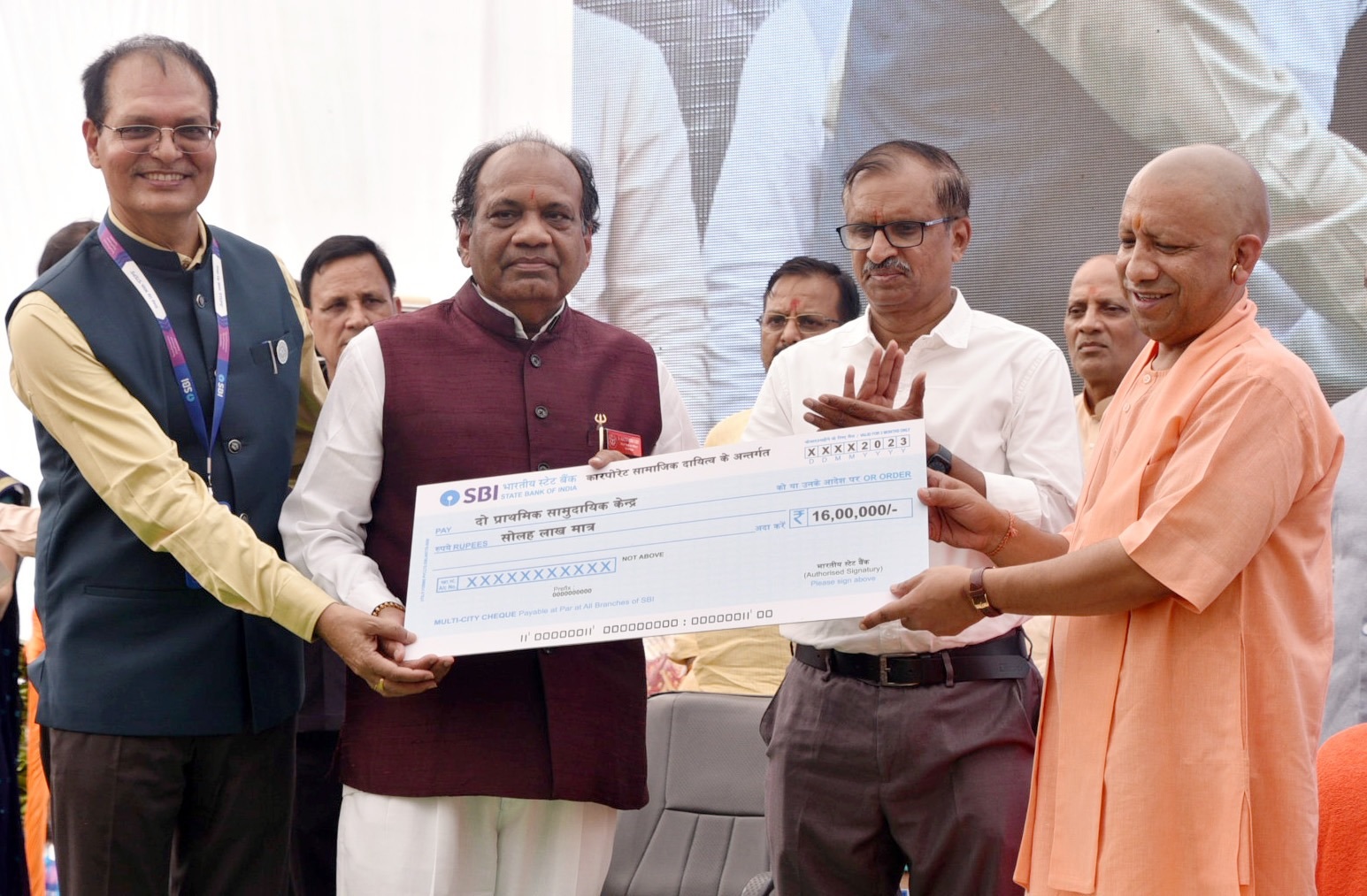 उद्यमिता और विकास की रफ्तार तेज करने को सीडी रेशियो बढ़ाएं बैंक: सीएम योगी