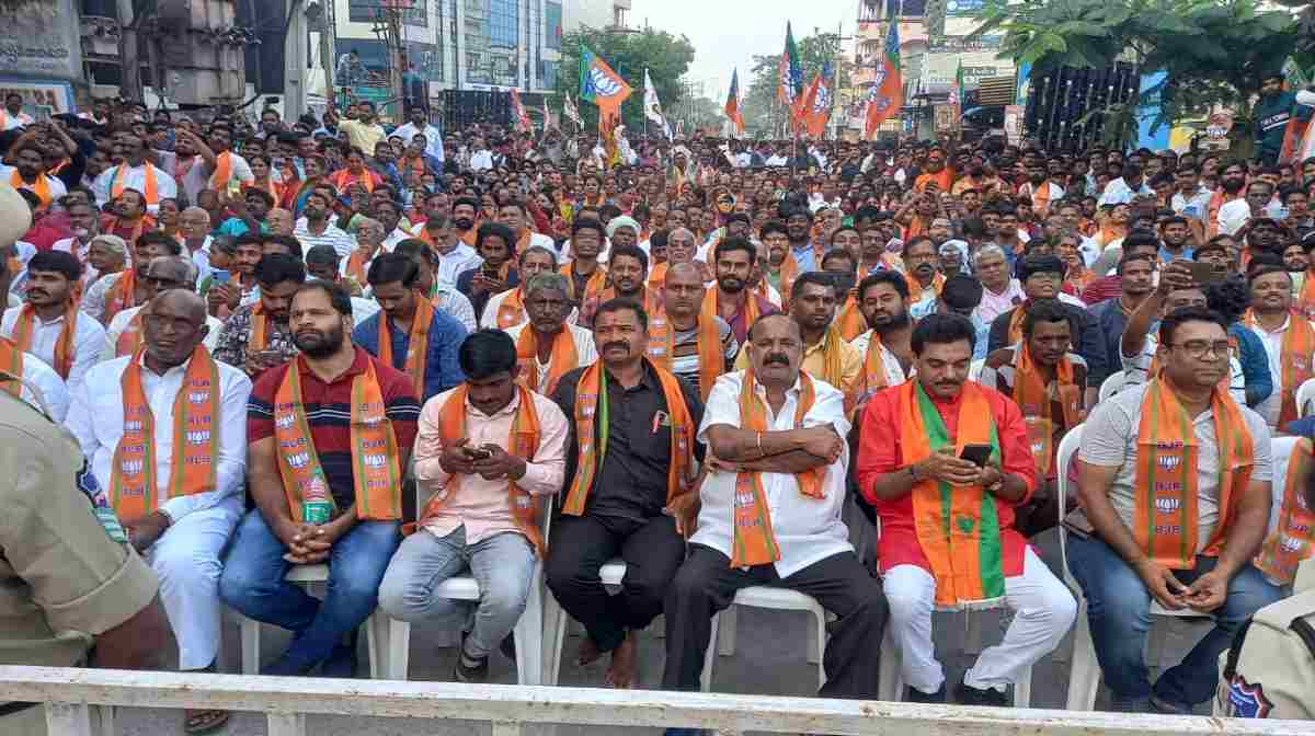 CM Yogi public meeting in Telangana