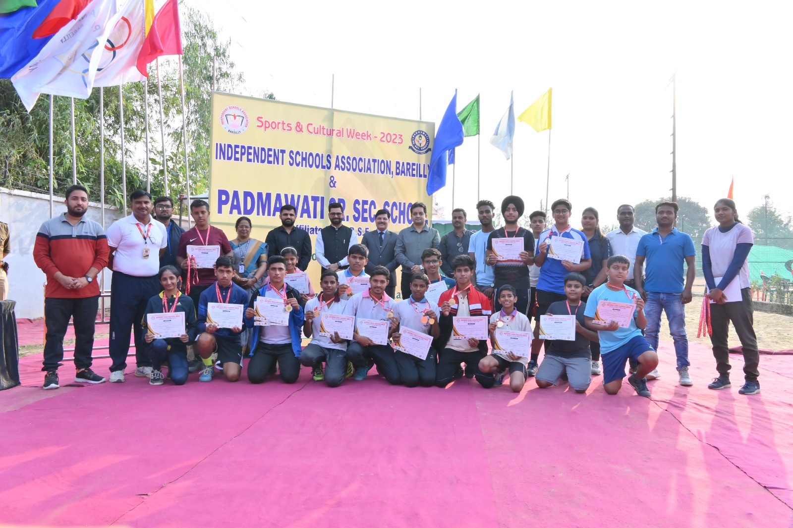 पद्मावती में इंटर स्कूल लॉन टेनिस टूर्नामेंट का हुआ भव्य समापन