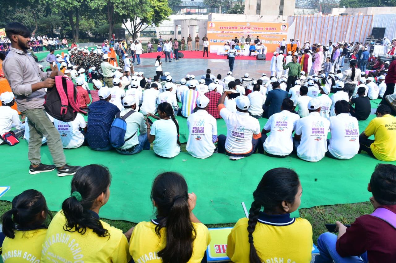लखनऊ में वॉकथॉन का आयोजन, 800 दिव्यांगजन बच्चों ने किया प्रतिभाग
