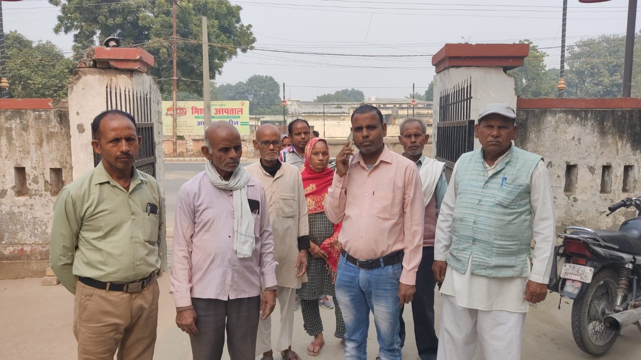 छात्र की गला काटकर हत्या , खेत में मिला छात्र का शव