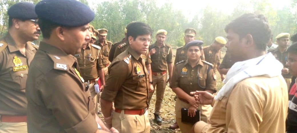 बुजुर्ग महिला की हत्या खण्डर के पीछे मिला शव