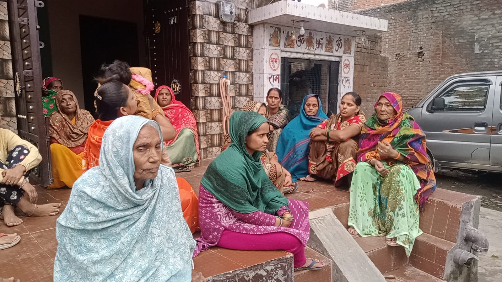 पुलिस की पिटाई से किसान की मौत , दो दरोगा समेत पांच सिपाही निलंबित व एंबुलेंस चालक सहित आठ पर मुकदमा दर्ज