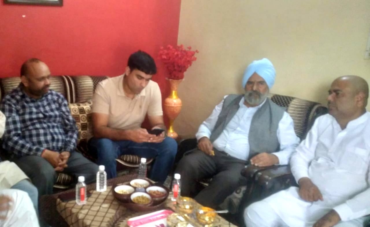 आदेश प्रताप सिंह के आवास पर पहुंचकर भाजपा के प्रदेश अध्यक्ष ने शोक संवेदना व्यक्त की