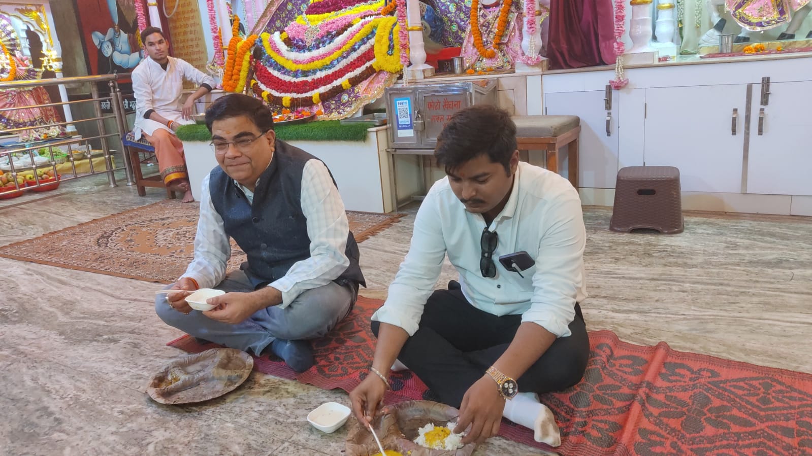 भगवान गिरिराज गोवर्धन की हुई पूजा , हुआ विशाल भण्डारा