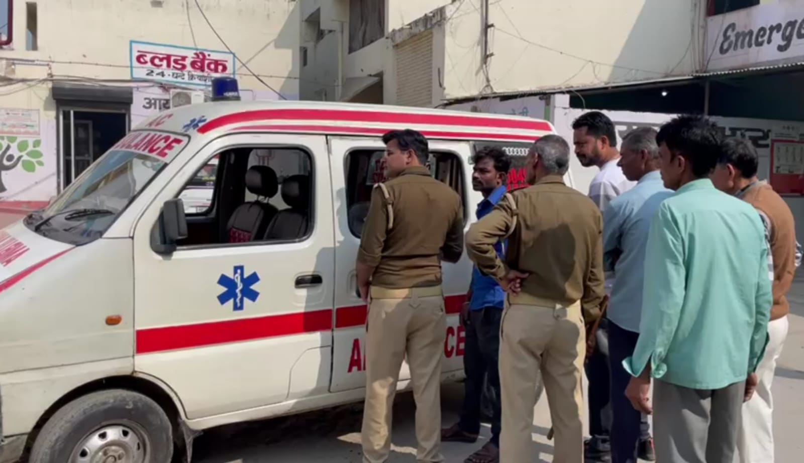 बच्चे की पिटाई कर रही माँ को डांट दिया माँ ने खा लिया जहर , मौत