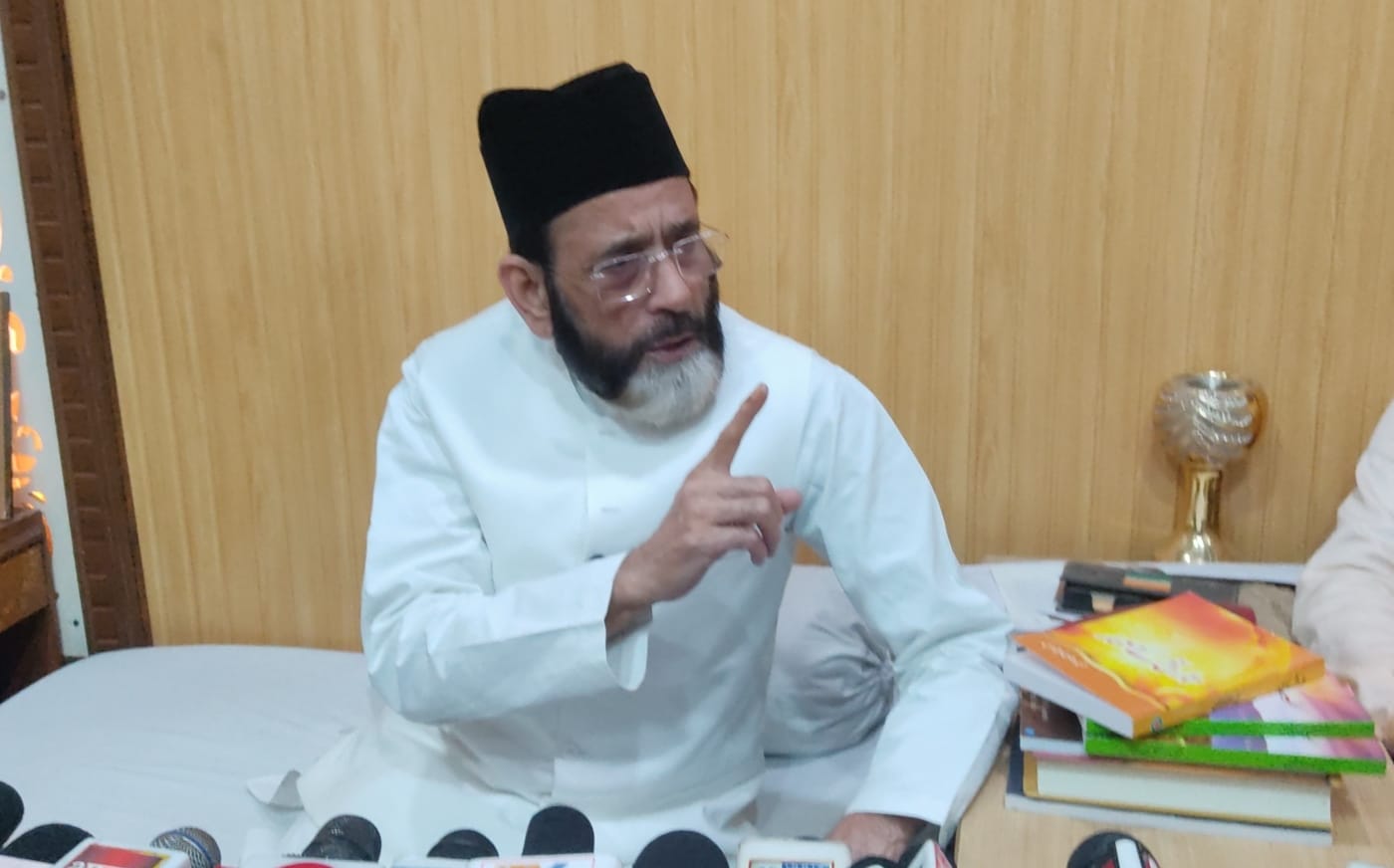 नौ महला मस्जिद में की जायेगी इज्तेमाई दुआ : मौलाना तौकीर
