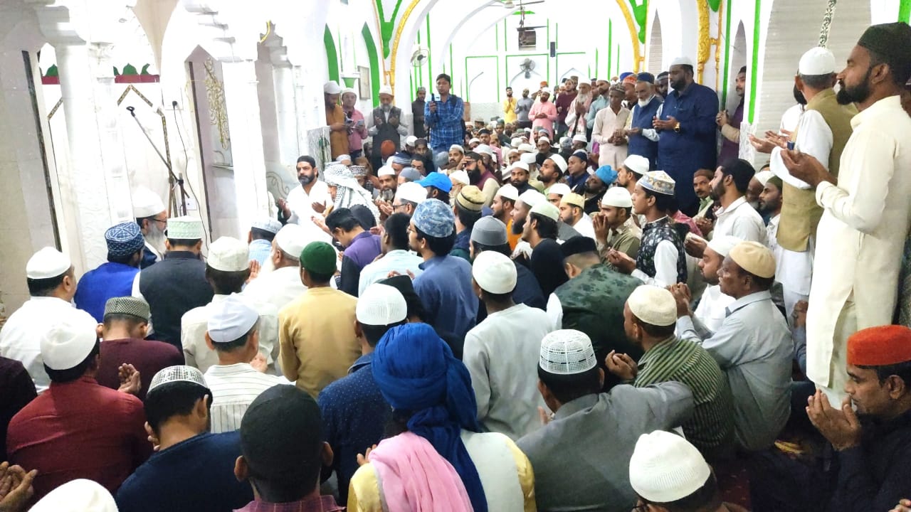 फिलिस्तीन में हुए जुल्मों सितम से मारे गए बेगुनाह लोगों को श्रद्धांजलि अर्पित की