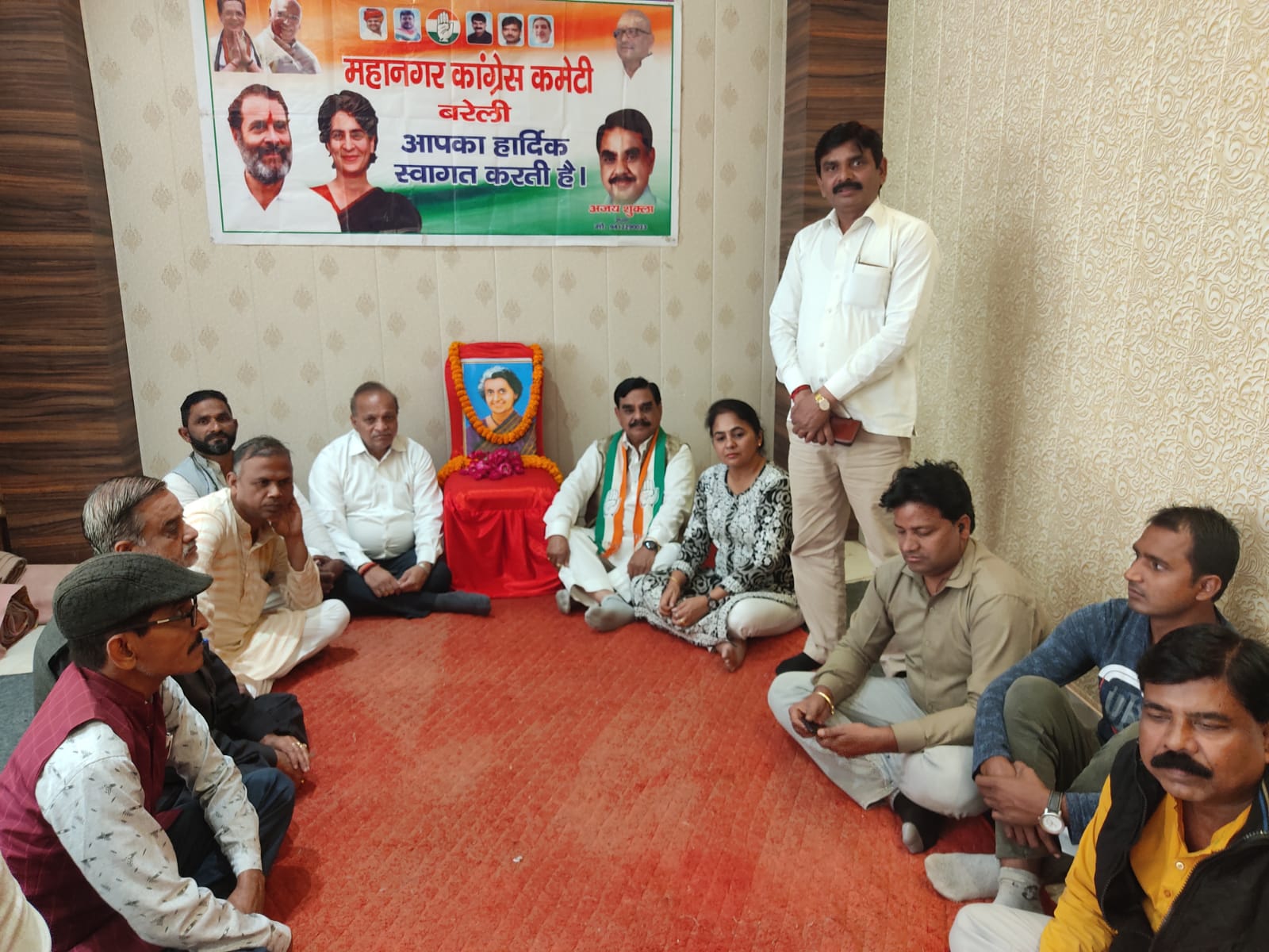 कांग्रेसियो ने पूर्व प्रधानमंत्री स्व. इंदिरा गांधी की जयंती मनाई