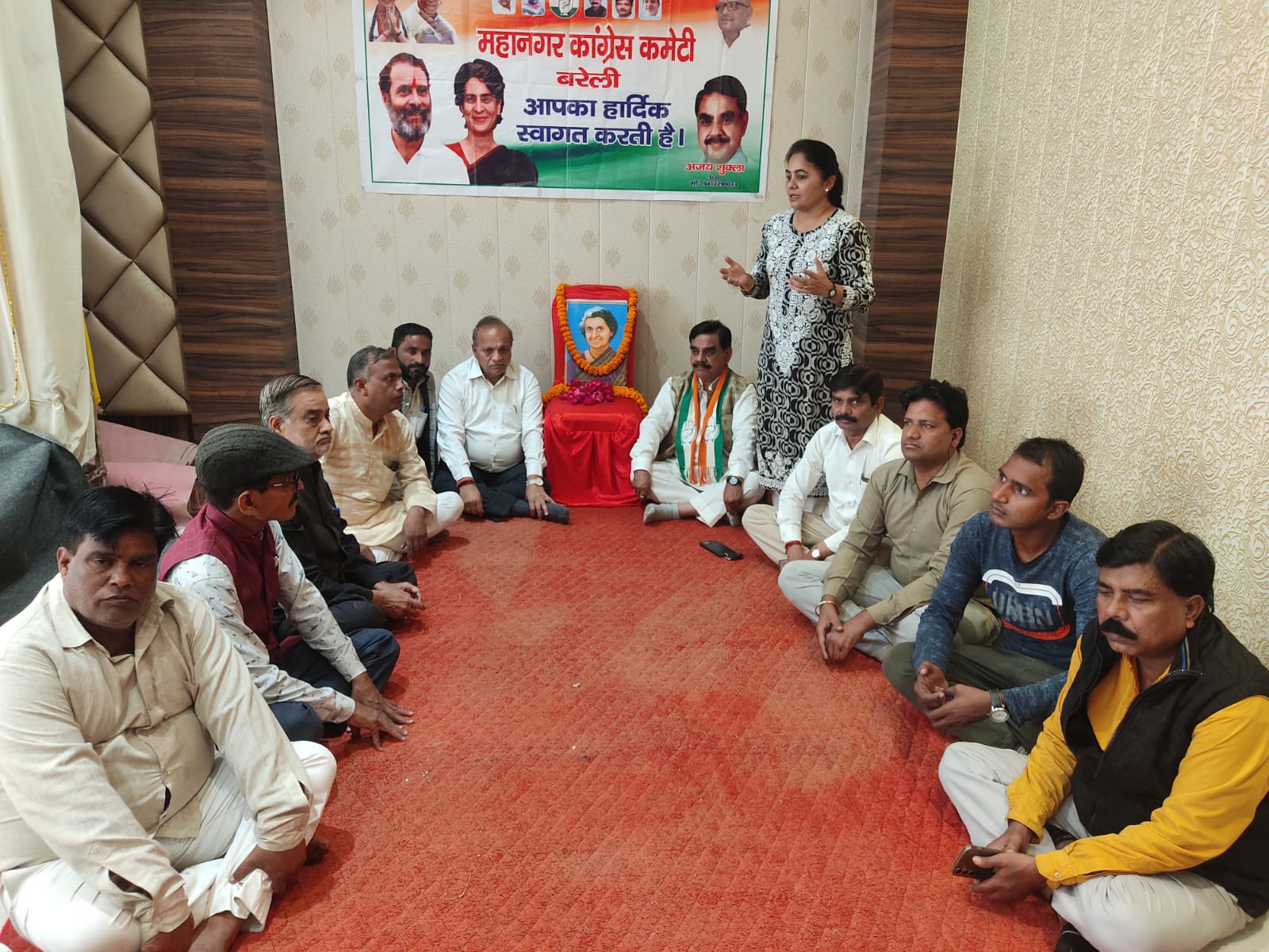 कांग्रेसियो ने पूर्व प्रधानमंत्री स्व. इंदिरा गांधी की जयंती मनाई