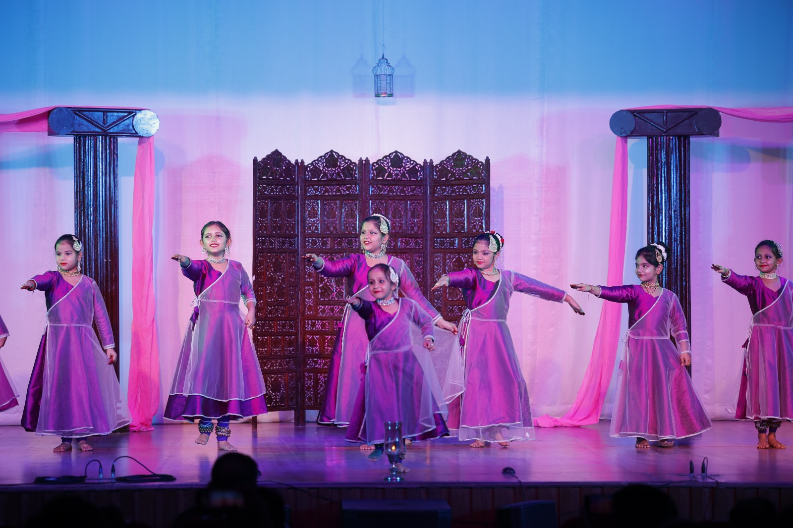 मुगल दरबार में कथक के विद्यार्थियों ने जीता दिल