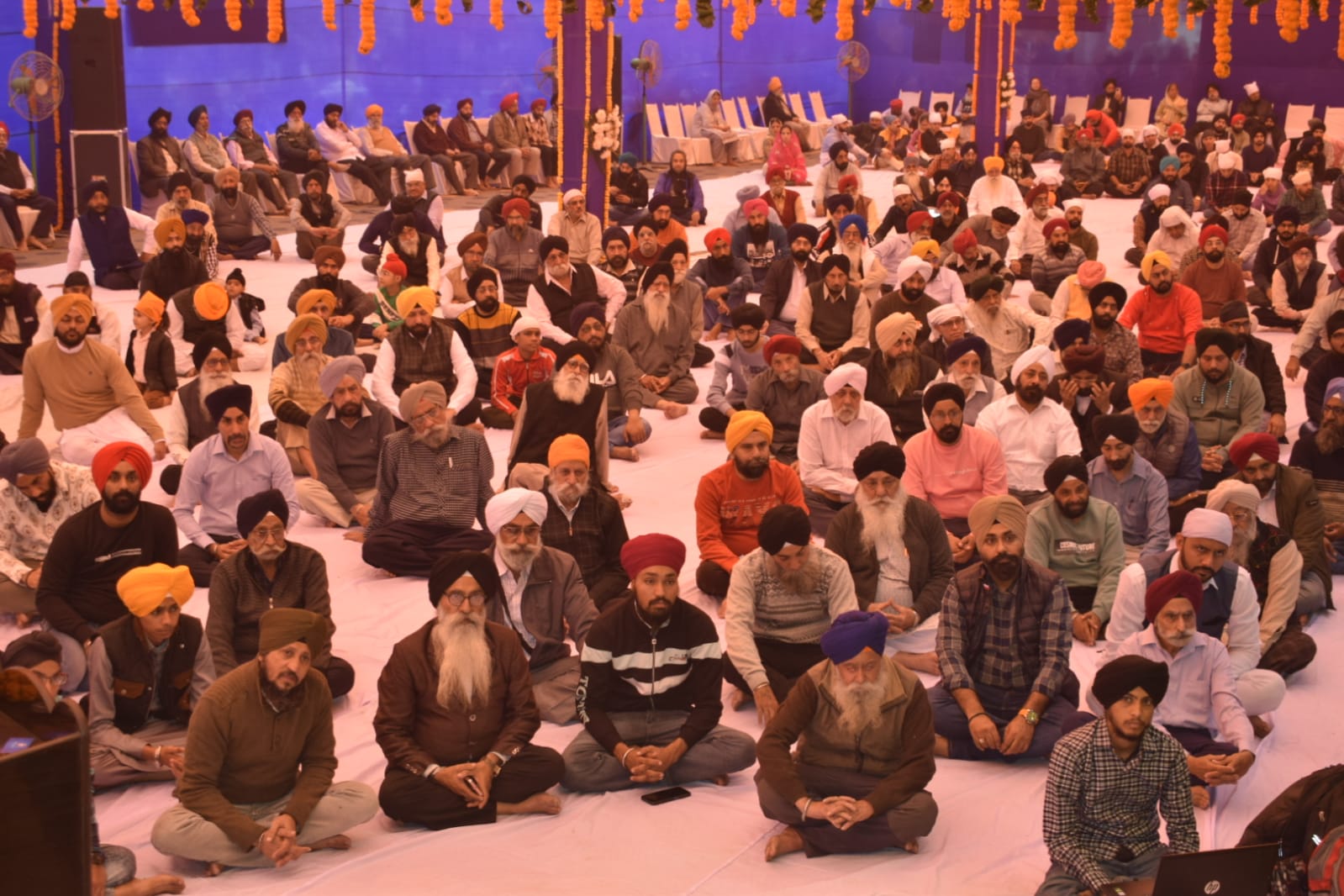 धूमधाम से मनाया गया श्री गुरु नानक देव जी का प्रकाश पर्व