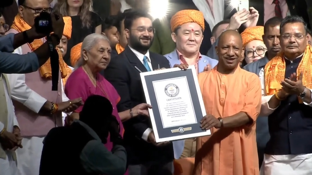 अयोध्या में 22 लाख 23 हजार दीये जलाने का बना वर्ल्‍ड रिकॉर्ड, देखिए मनमोहक तस्‍वीरें