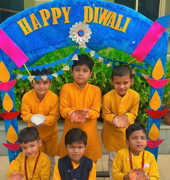 एसकेडी एकेडमी में धूमधाम से मनाया गया दीपोत्सव पर्व  