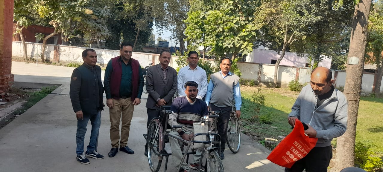 विश्व दिव्यांग दिवस पर दिव्यांगजनो को जागरूक किया