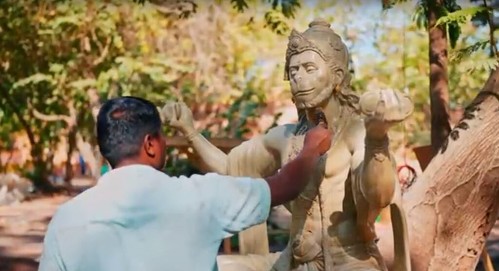 अंबानी परिवार ने की गुजरात में एक शुभ शुरुआत