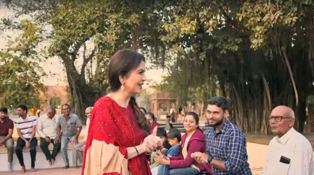 अंबानी परिवार ने की गुजरात में एक शुभ शुरुआत