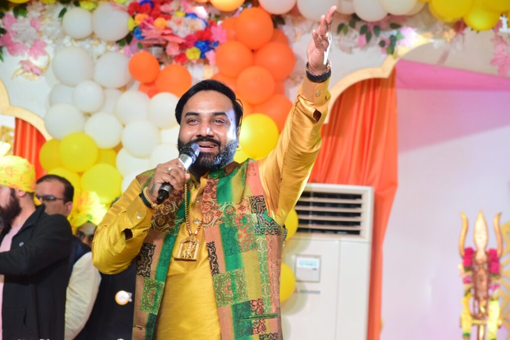 करौली शंकर महादेव धाम: कमलेश कपूर व तरुण सागर ने बाबा के चरणों में लगाई अपनी अर्जी