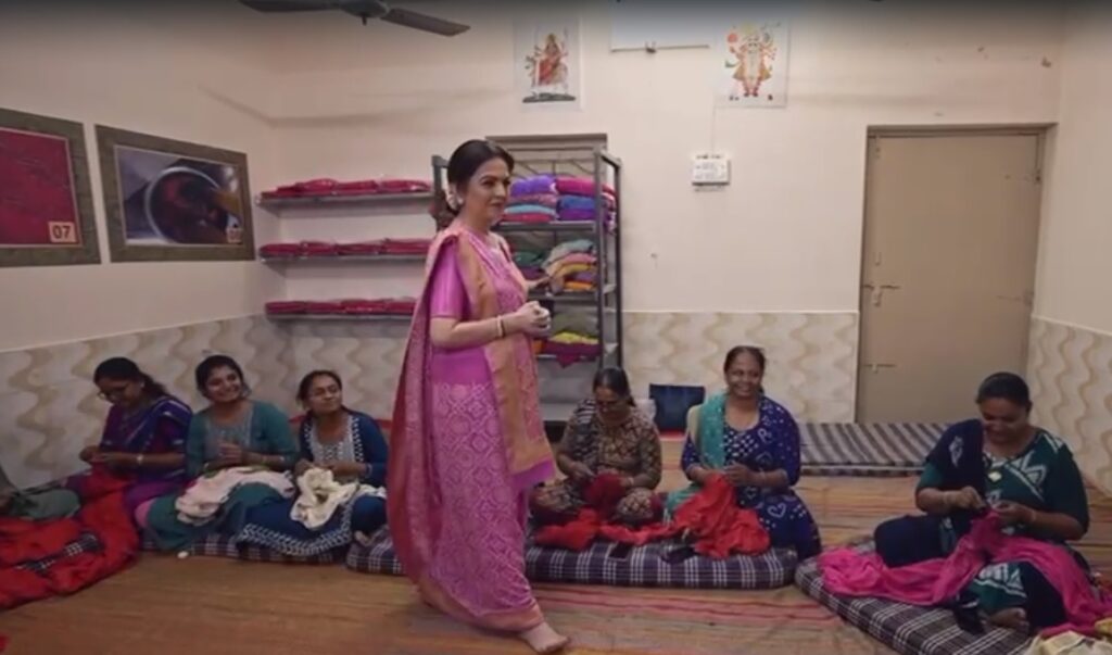 Anant Ambani and Radhika Merchant Wedding: इन गुजराती शिल्पकारों के परिधान पहनेगा कपल