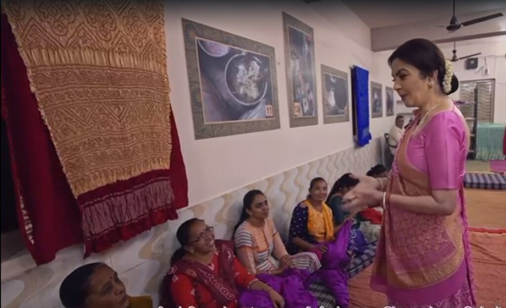 Anant Ambani and Radhika Merchant Wedding: इन गुजराती शिल्पकारों के परिधान पहनेगा कपल