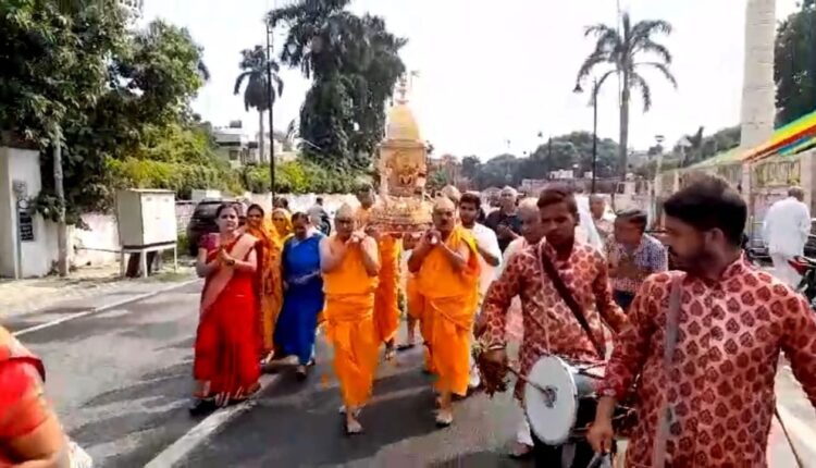 जैन धर्म के भगवान श्री जिनेंद्र जी की पालकी यात्रा निकाली