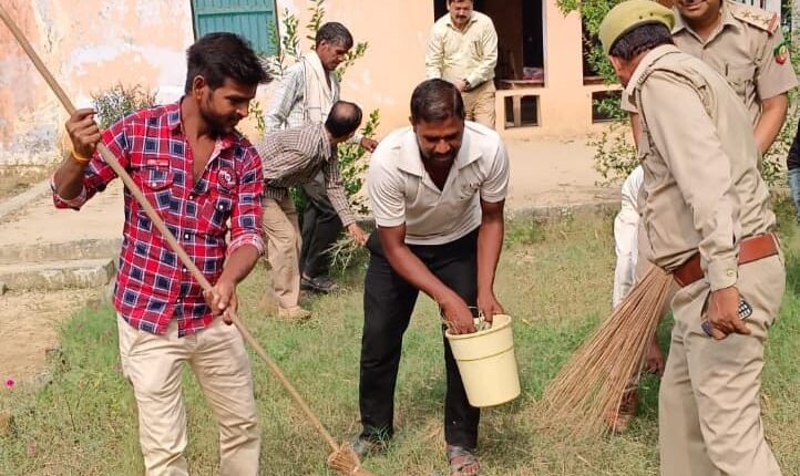 वन विभाग ने बापू की जयंती साफ सफाई करके मनाई