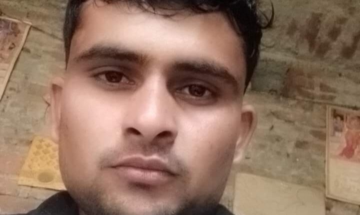 मोटरसाइकिल पेड़ से टकराई ग्रामीण की मौत