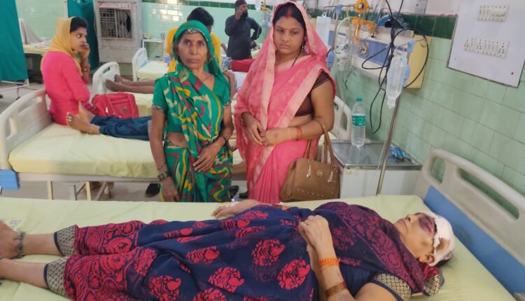 कलयुगी बहु बेटे ने धार-धार हथियार से मां पर किया हमला