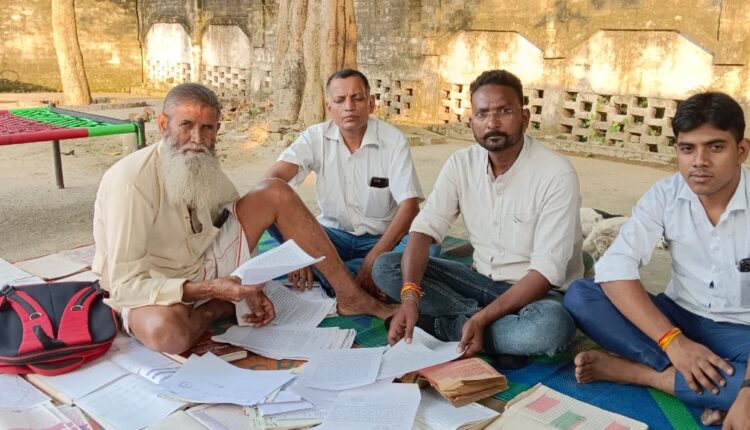 10 लाख से अधिक गायत्री मन्त्रों को लिखने वाले मोहिनी बाबा की जमीन पर भूमाफियाओं ने किया कब्जा